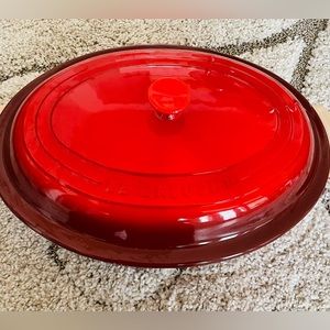 New Le creuset oval pot 5.74Qt/5.4L 36cm/14inch with lid.